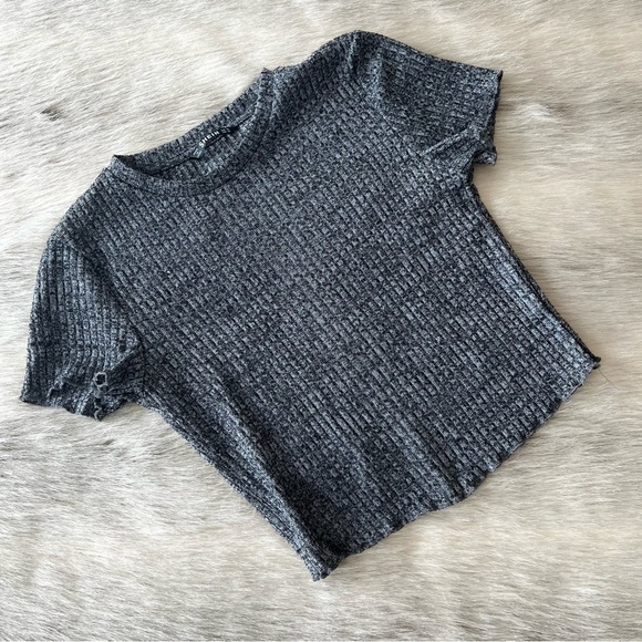 SHEIN Gray Short Sleeve XS Crop Top Stretch Comfy Lightweight Crew Neck - Picture 1 of 8